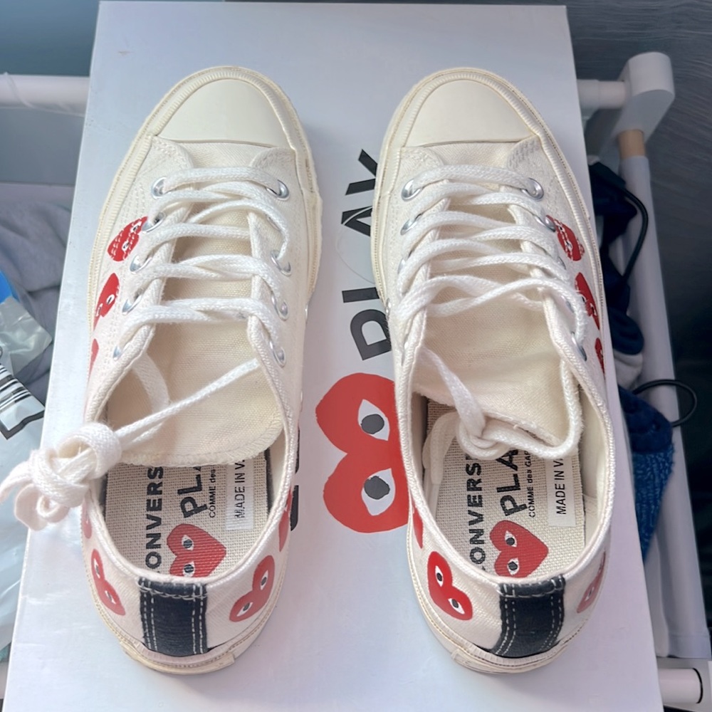 Comme des Garçons PLAY x Converse Chuck Taylor Low - Picture 2 of 5
